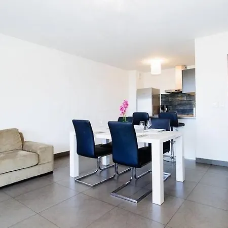 T2 Agosta 100m De La Appartement